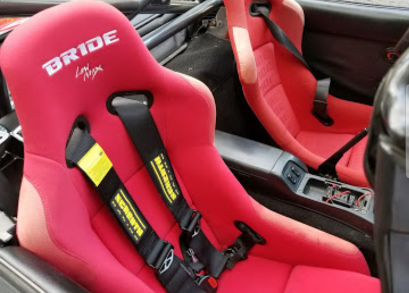 The old setup. The thief took about $5k worth of gear, and the Miata was placed in storage for months. I bought and later sold blue S2000 seats, and a few others before deciding to go with authentic Brides
